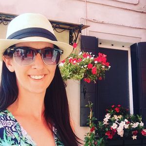 Meet your Posher, Hallie swayze